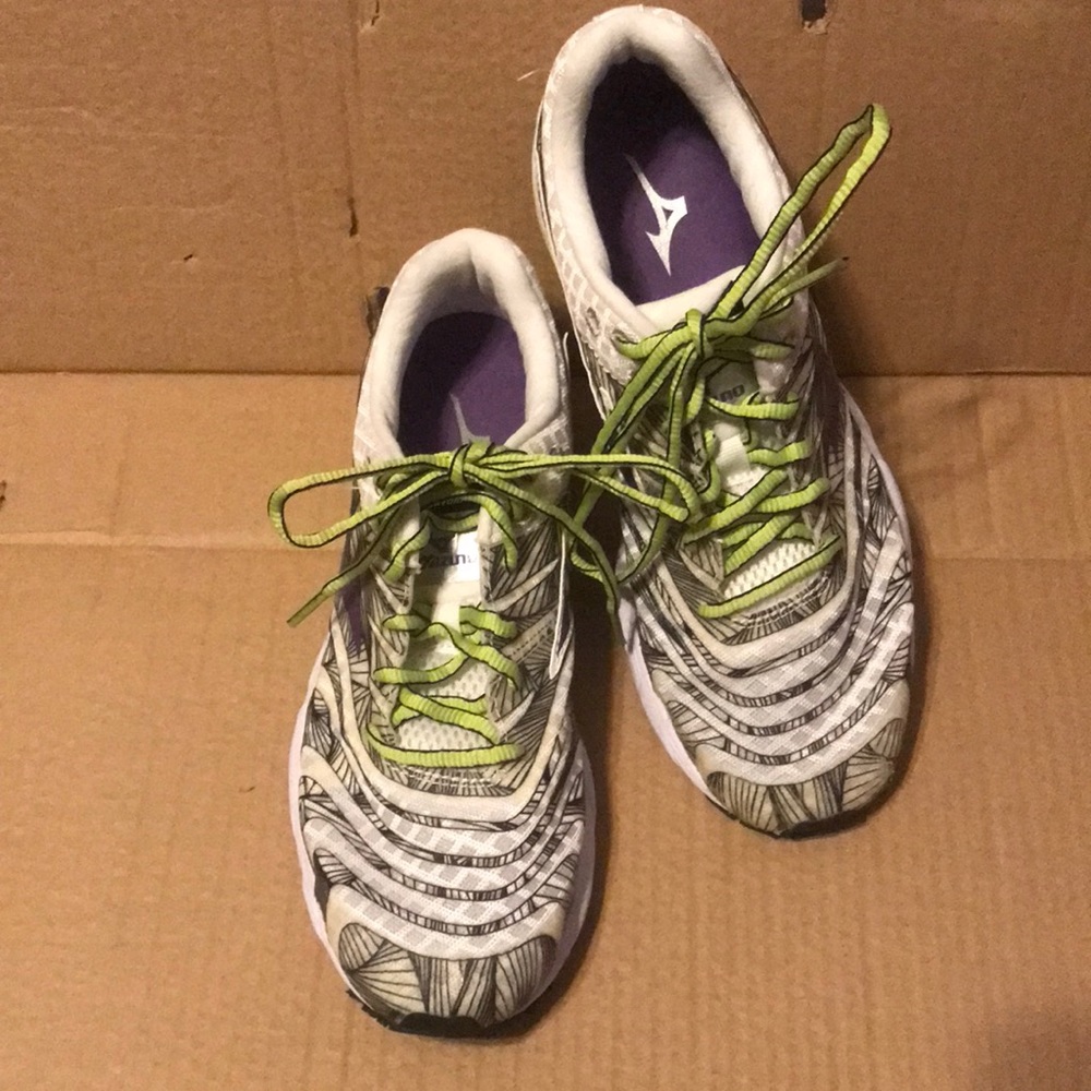 Mizumo wave sayonara Woman’s 9.5